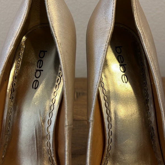 Bebe gold pump platform size 8 - Picture 4 of 11